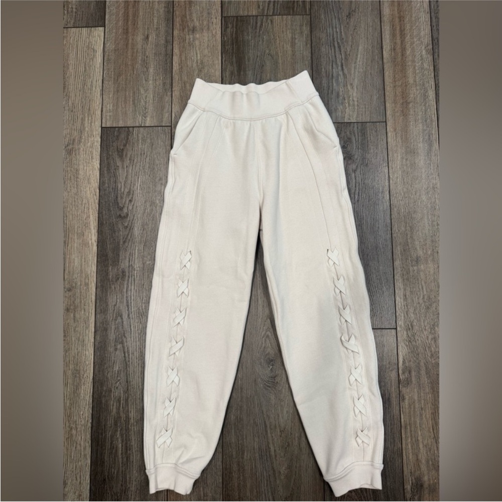 Lululemon Athletica Women’s Beige Braided Jogger Pants Size 2